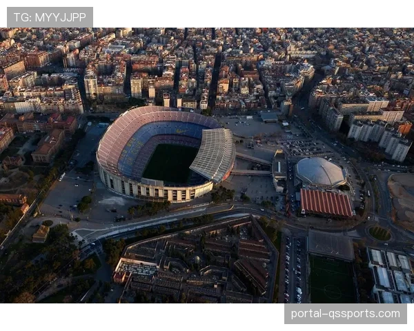 巴萨男足回归诺坎普训练 球场扩容至10.5万座