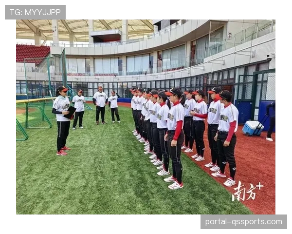 十五运会垒球项目体育展示环节向志愿者致敬