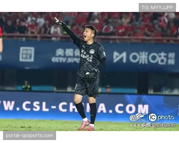 河南队门将史成龙回传失误送大礼，云南玉昆扳平比分