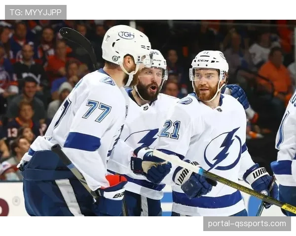 交易截止日动态：维加斯金骑士从蓝调队换来老将后卫帕雷科