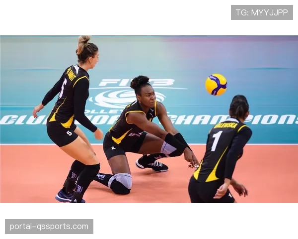 阿根廷女排功勋主帅费拉罗因家庭原因辞职，助理教练马丁内斯暂代